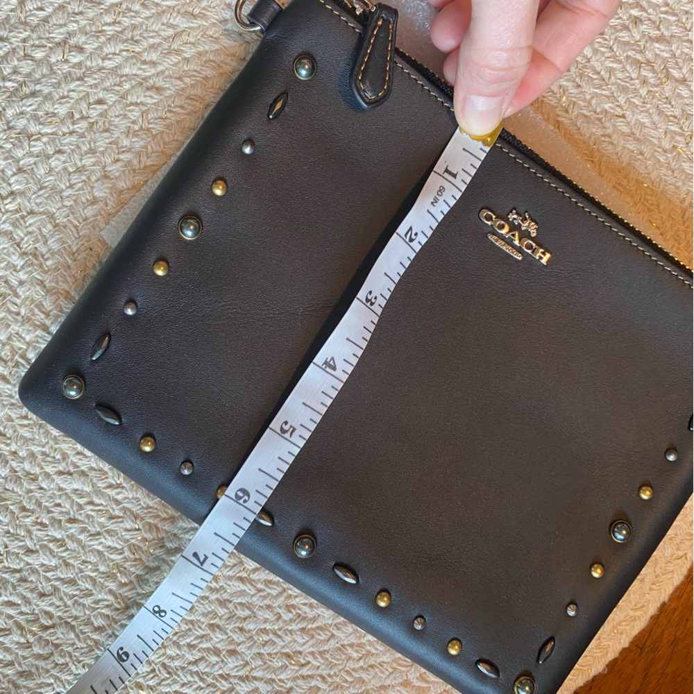 Coach Rivet Wristlet Set Beautiful! - Picture 4 of 7